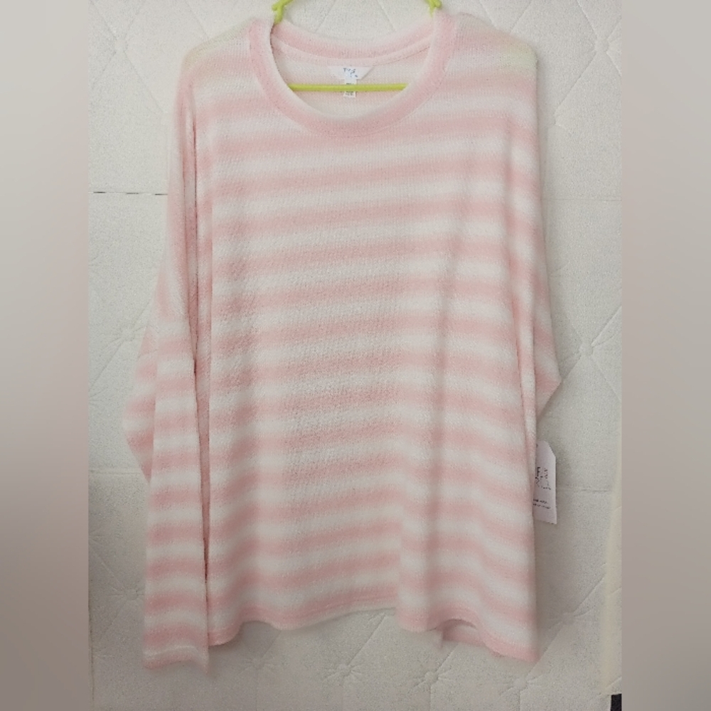Time & Tru Drop Shoulder Top Sweater in women's size XXL(22)